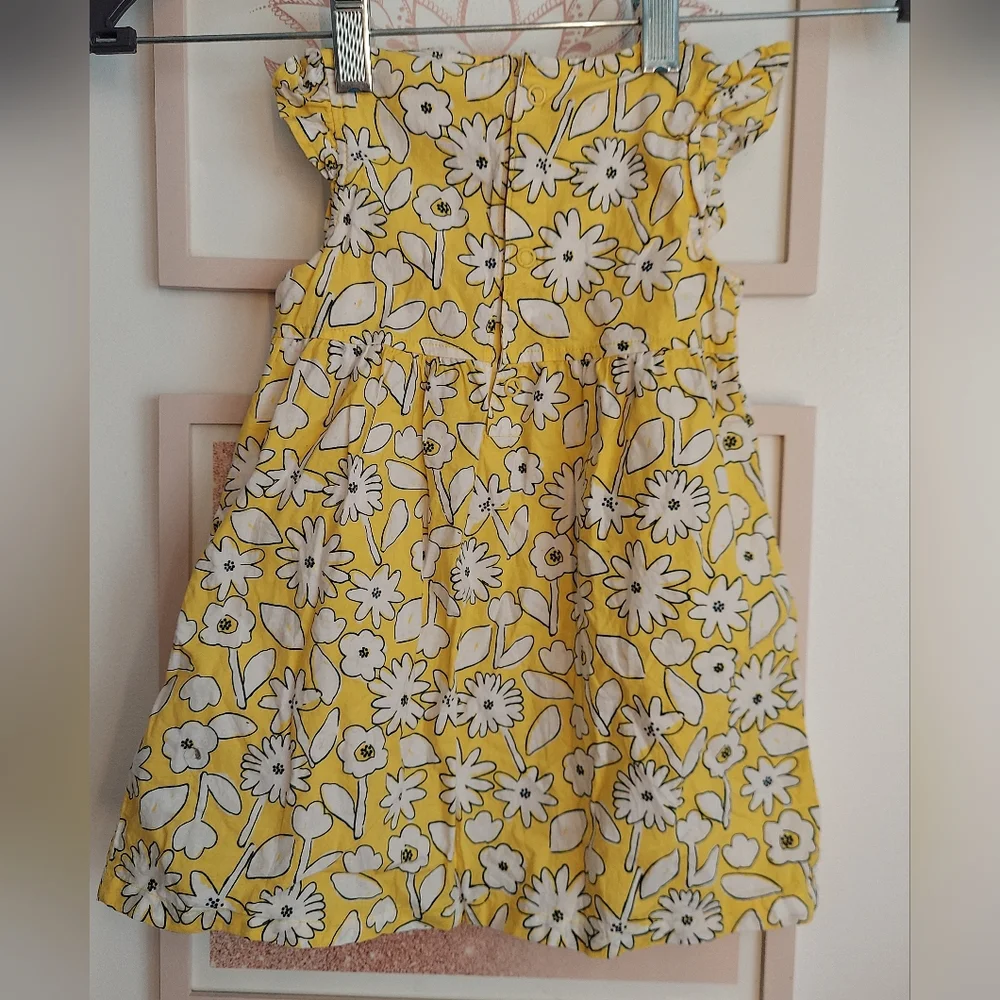 🎁 10/$25  Yellow floral dress,  12 months,  Carter's